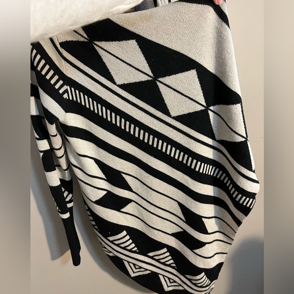 Banana Republic cardigan shawl, merino wool. - Picture 4 of 9